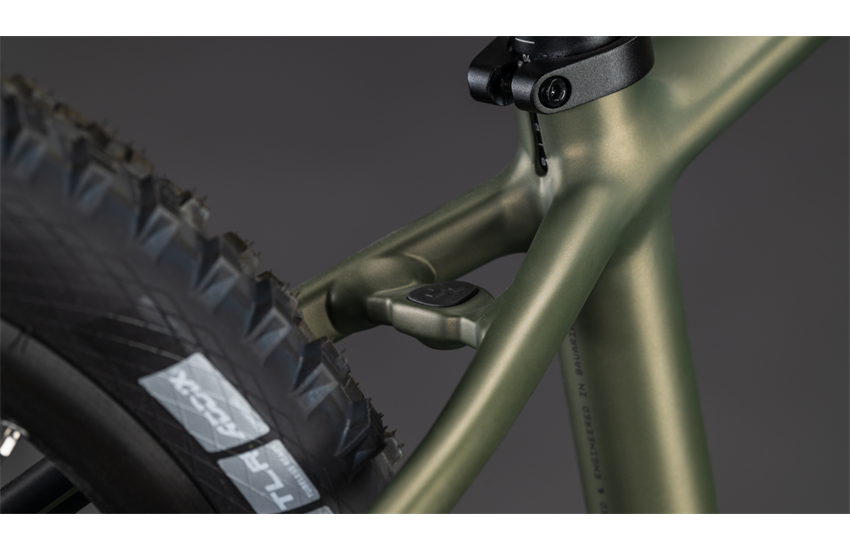 4037910