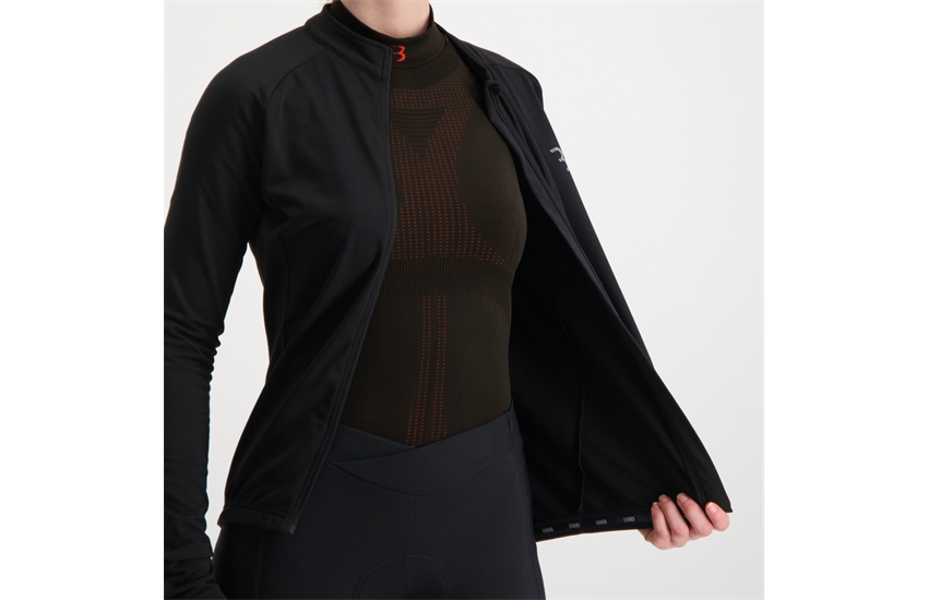 Large-BBW-237_Transition-Jersey_black_model-inside