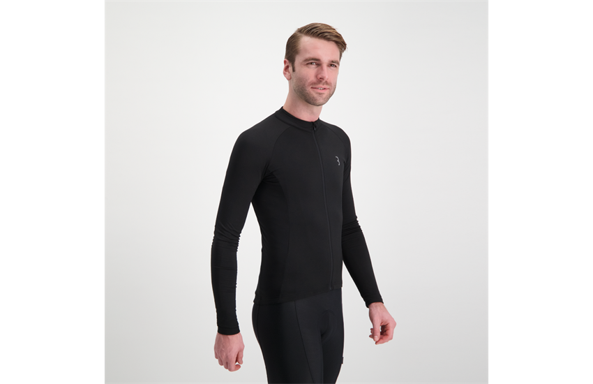 Large-BBW-237_Transition-Jersey_black_model-main