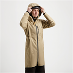 Large-BBW-471_Rainshield-Parka_camel_model_female2x