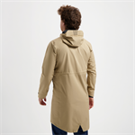 Large-BBW-471_Rainshield-Parka_camel_model_male2x